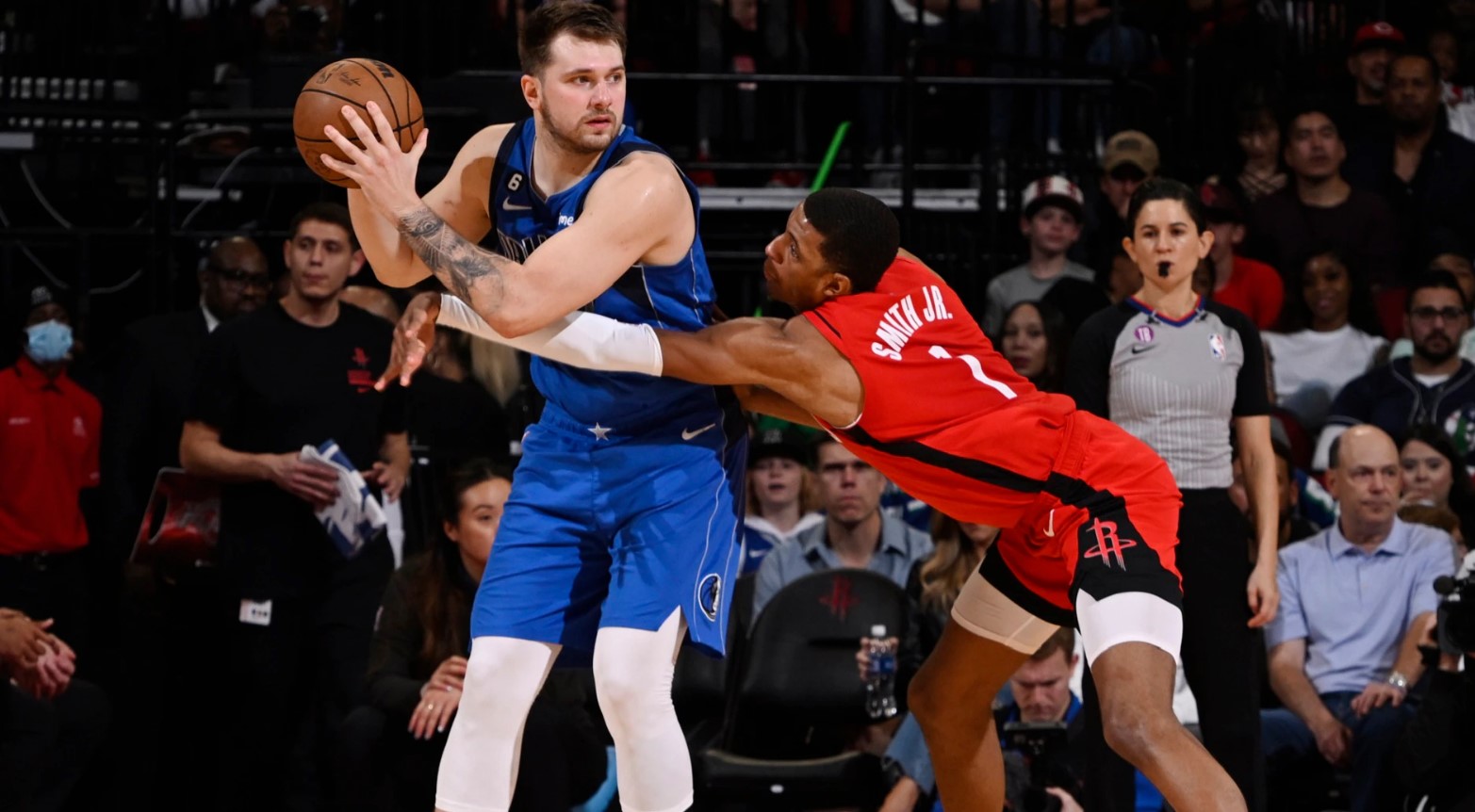 AYX-关于凯恩在独行侠比赛中爆冷，比赛规则变更引发热议！比赛高潮迭起的信息