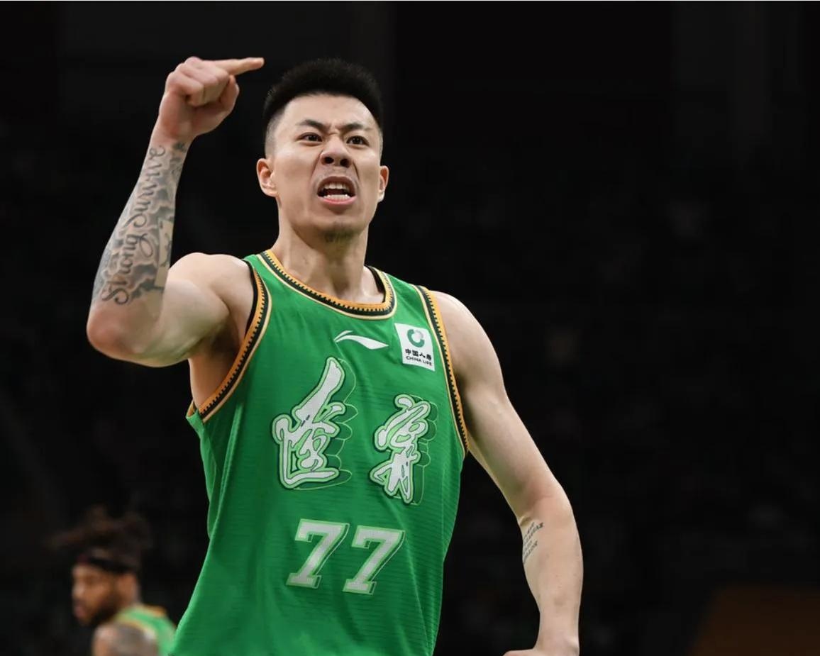 JackeyLove迎来五赛季出色发挥，西班牙队观众热烈欢呼！引发球迷热议(ig西班牙)