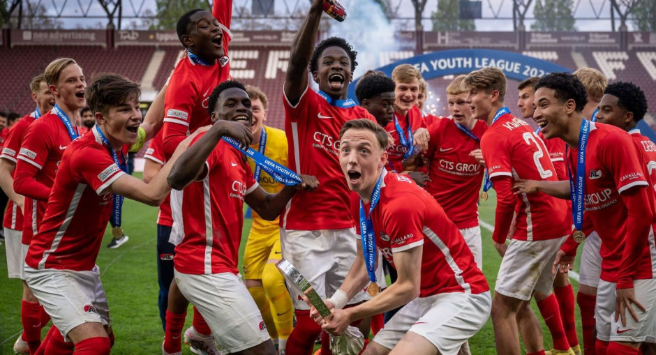 爱游戏- 巴黎圣日耳曼近期比赛回放 