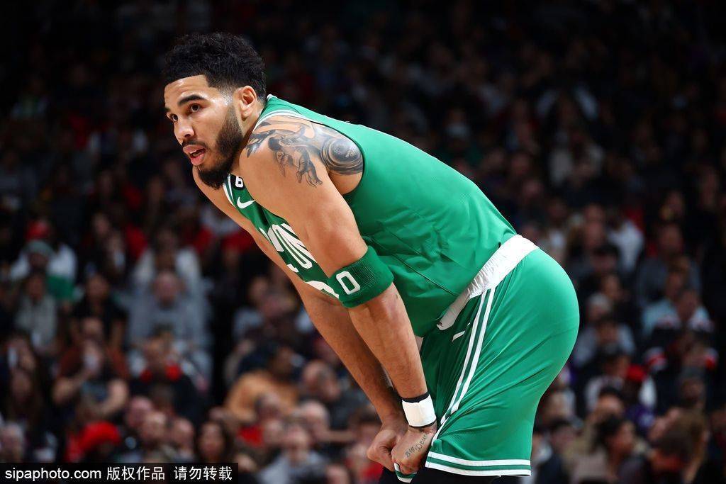 -塔图姆巅峰对决，西亚卡姆与60激战TL分钟，比分优势明显胜负难料！的简单介绍