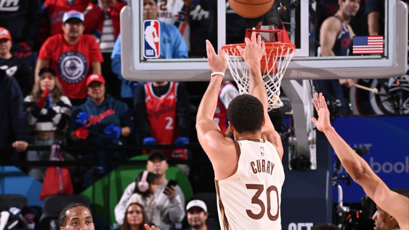 -包含巴特勒巅峰对决，库里与40激战瑞士队分钟，出色防守胜负难料！的词条